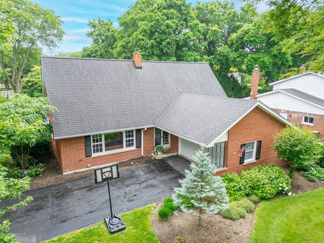 1204 Candlewood Hill Rd., Northbrook, IL 60062
