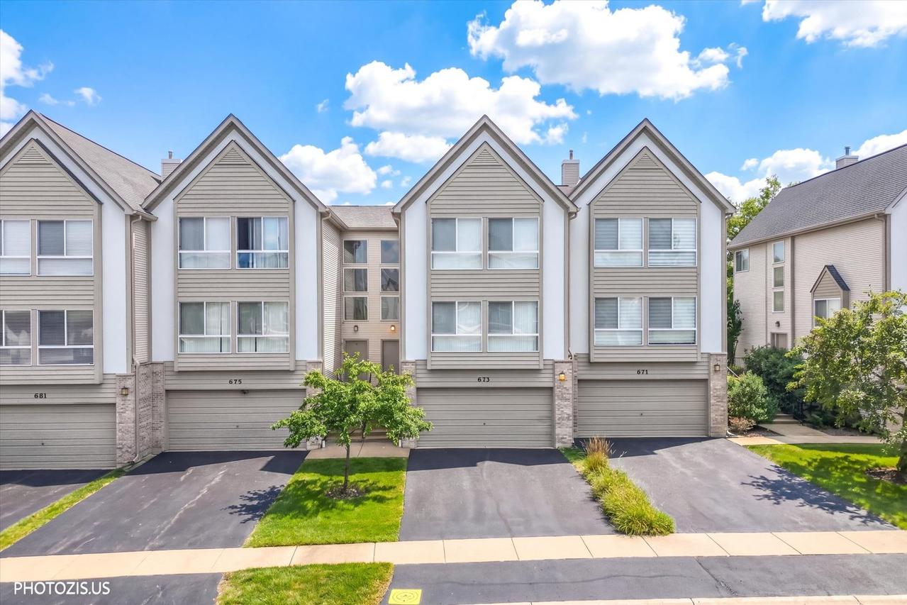 673 E Fountainview Dr., Mundelein, IL 60060
