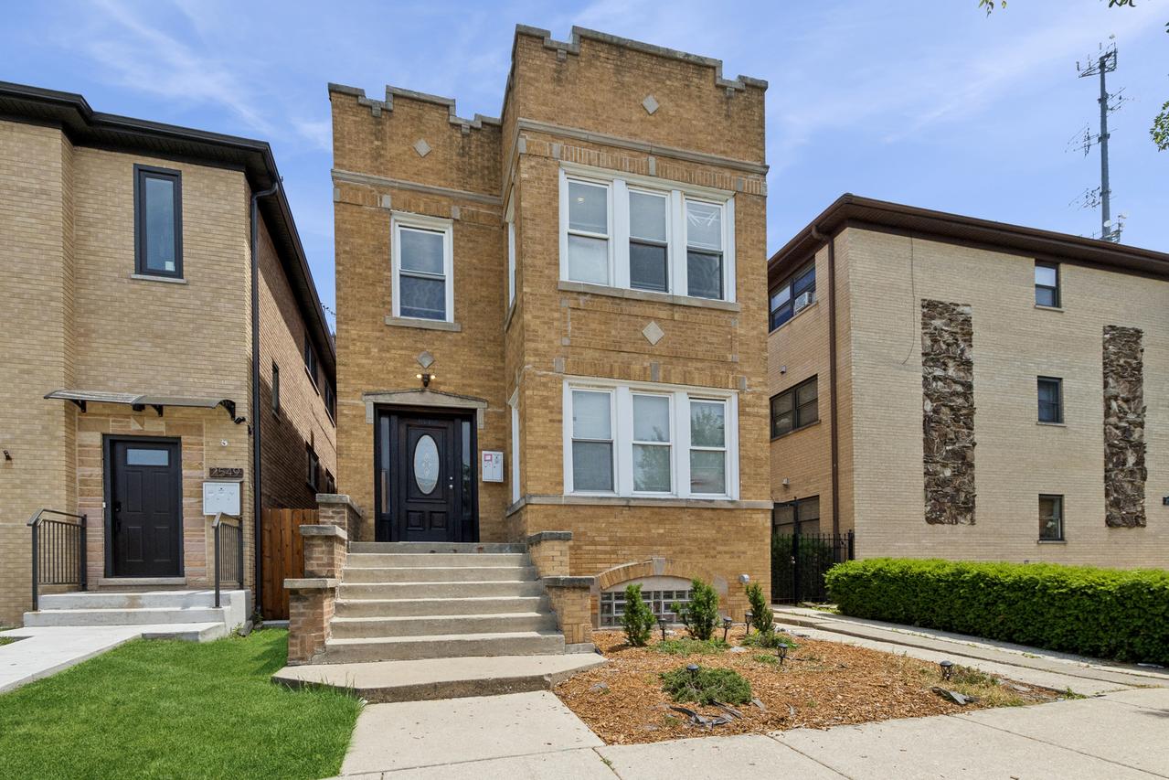 2547 72nd Ct., Elmwood Park, IL 60707