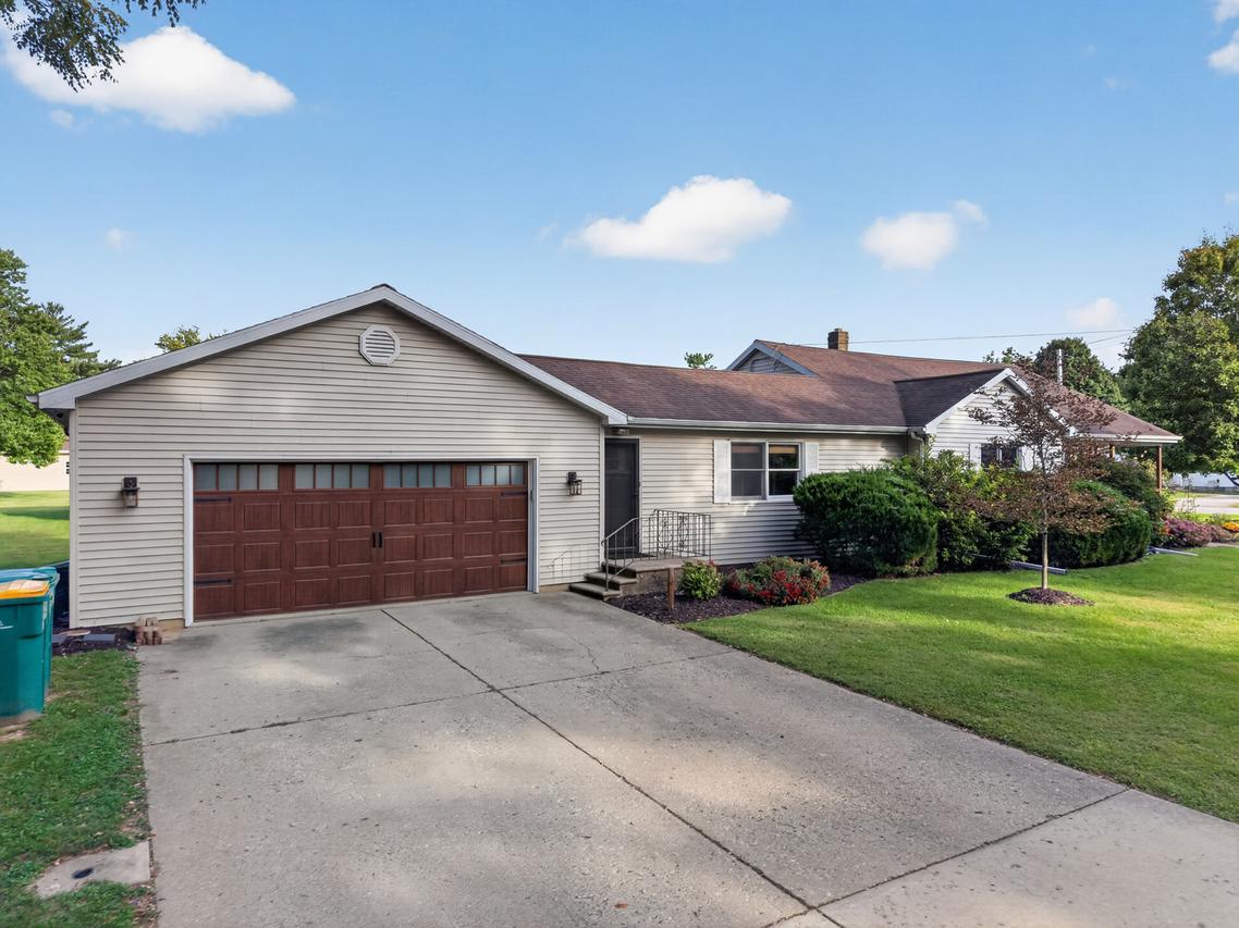 901 Lowden Rd., Streator, IL 61364
