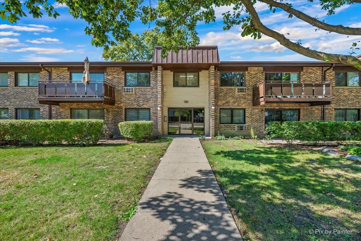 2632 N Windsor Dr. #102, Arlington Heights, IL 60004