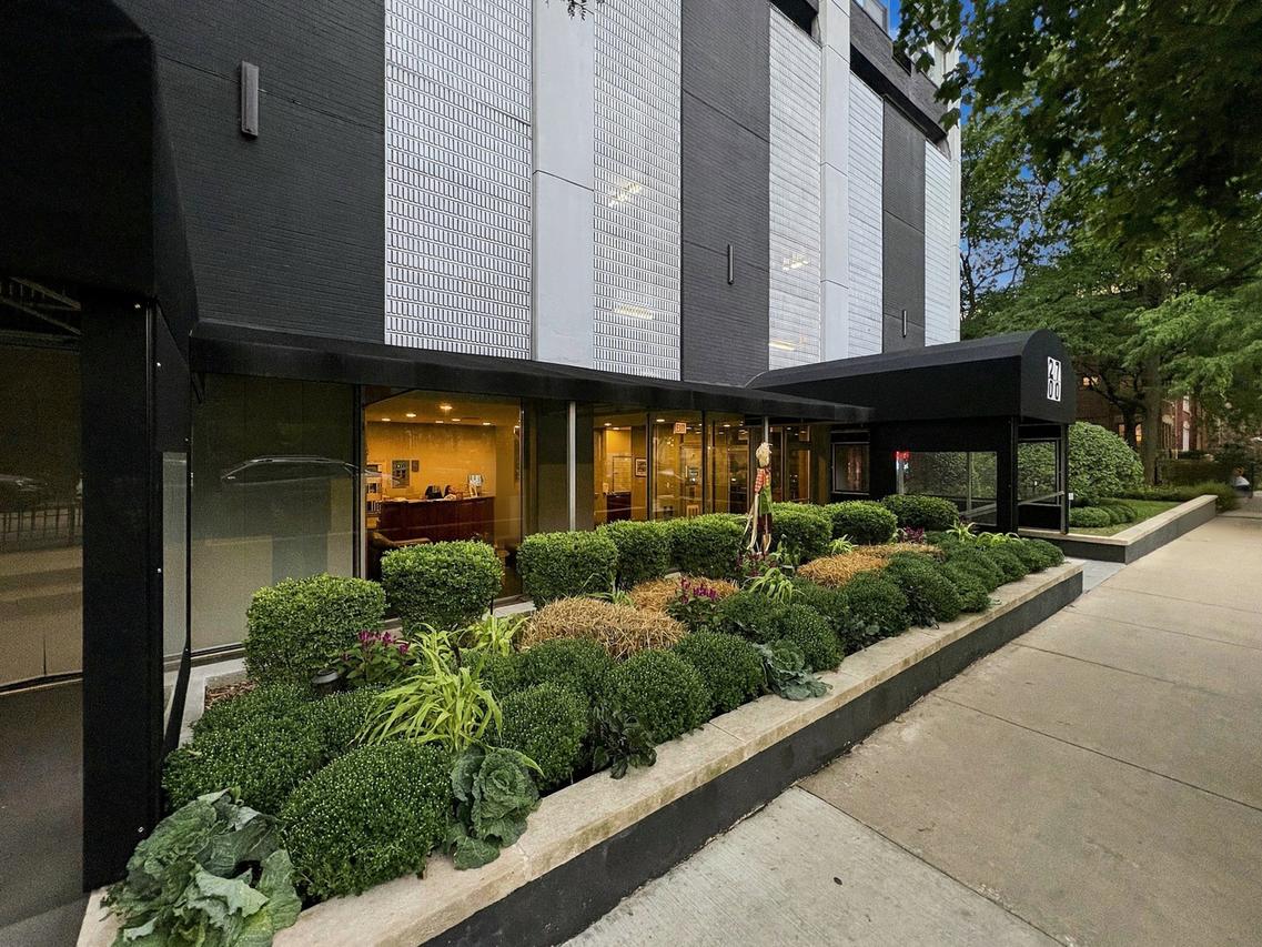 2700 N Hampden Ct. #8B, Chicago, IL 60614