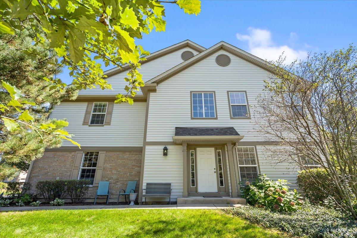 2010 Ivy Ridge Dr., Hoffman Estates, IL 60192