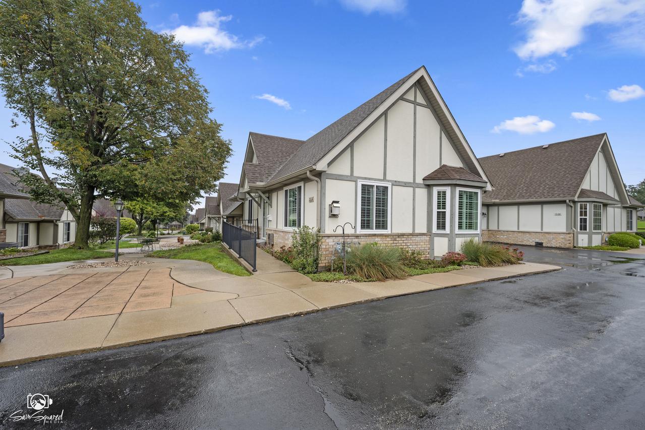 1664 Willow Circle Dr., Crest Hill, IL 60403