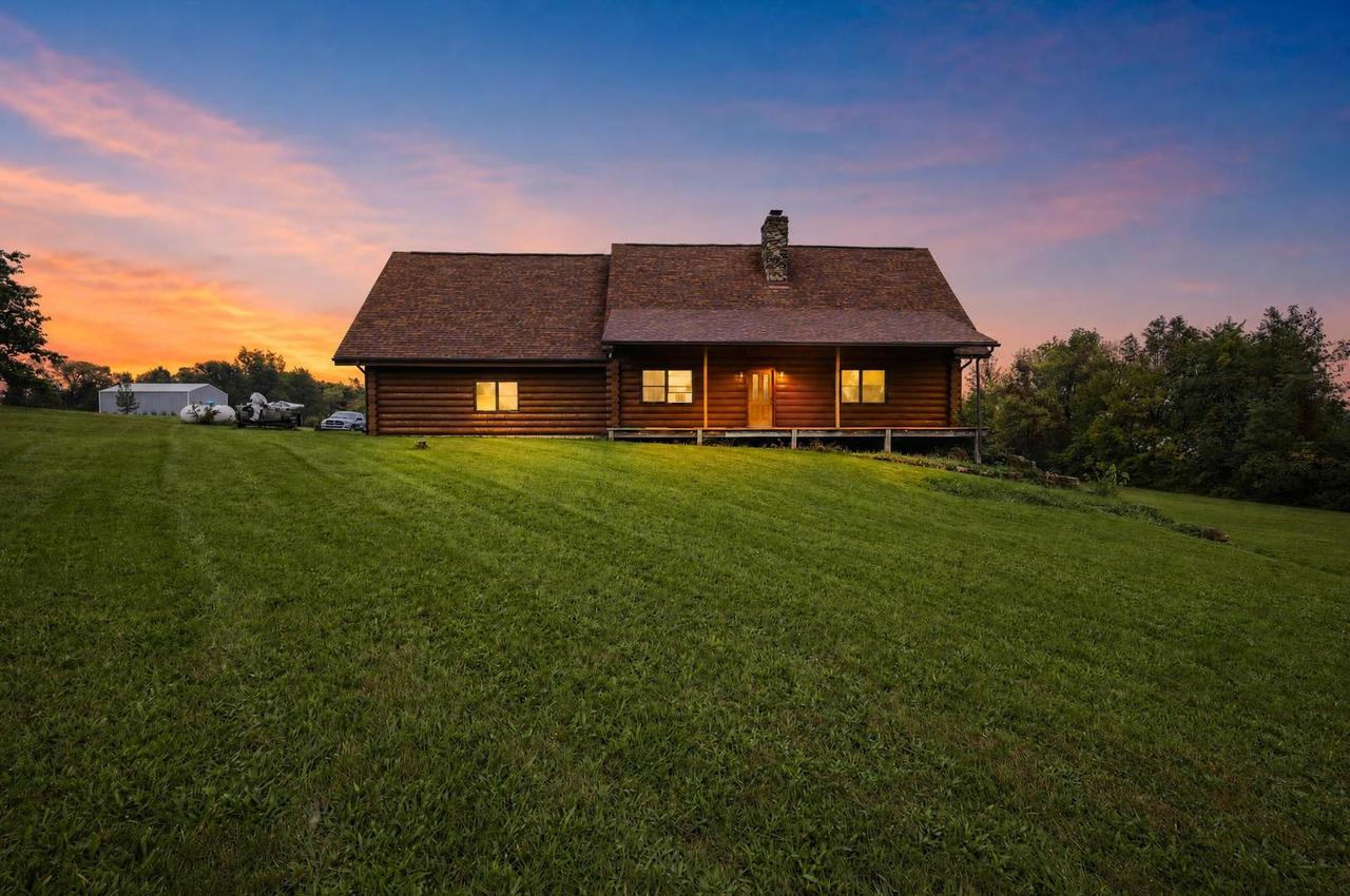 21205 County Line Rd., South Beloit, IL 61080
