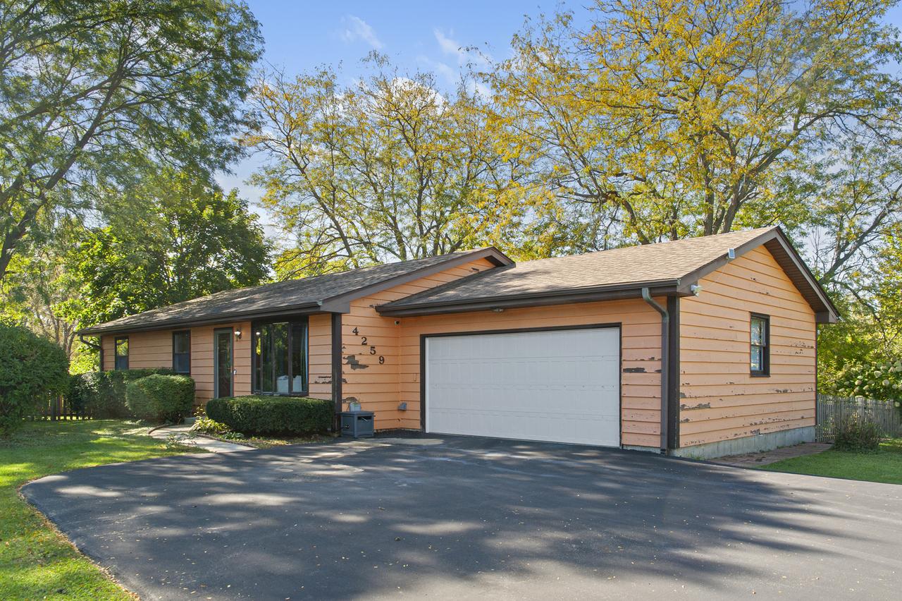 4259 Lake Park Ave., Gurnee, IL 60031