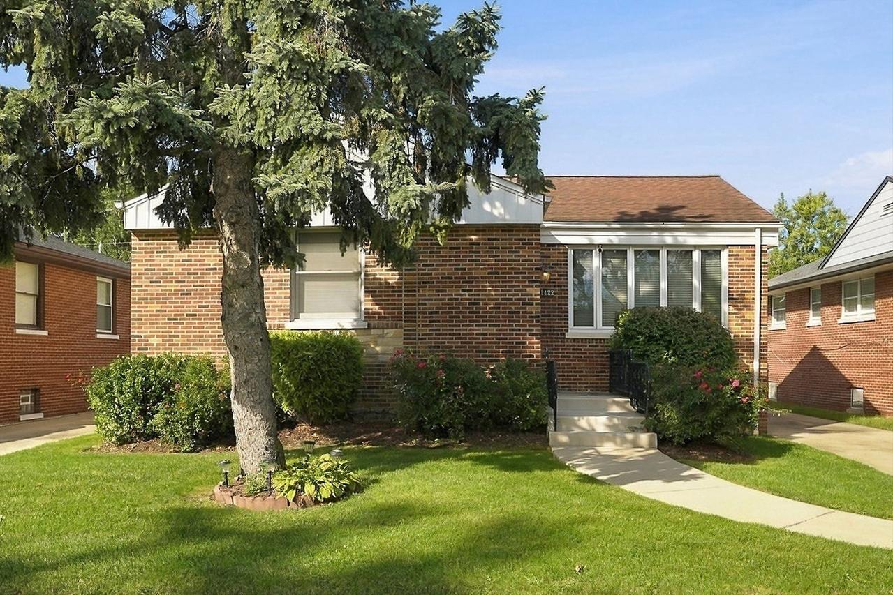 1422 Westchester Blvd., Westchester, IL 60154