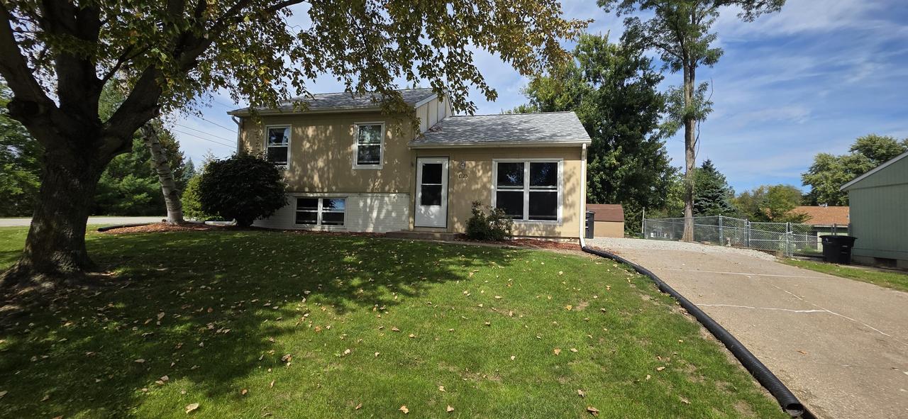 1325 102nd Ave., Rock Island, IL 61201