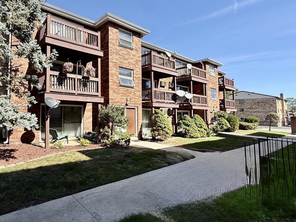 14800 Kilpatrick Ave. #310, Midlothian, IL 60445