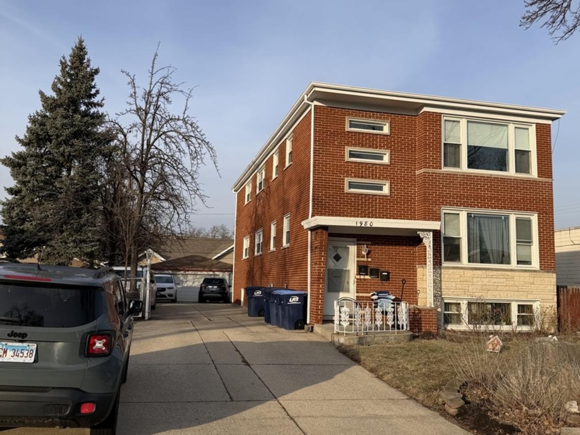 1980 Howard Ave., Des Plaines, IL 60018