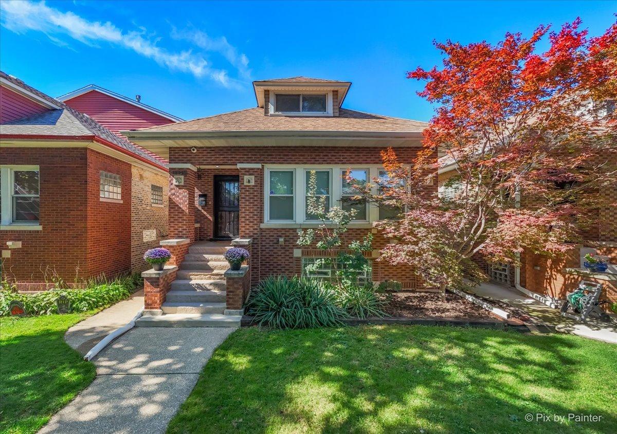 5824 N Fairfield Ave., Chicago, IL 60659