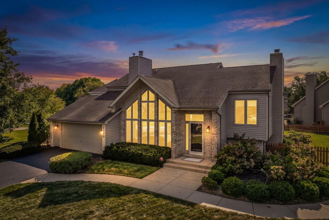 2108 Yellowstar Ln., Naperville, IL 60564