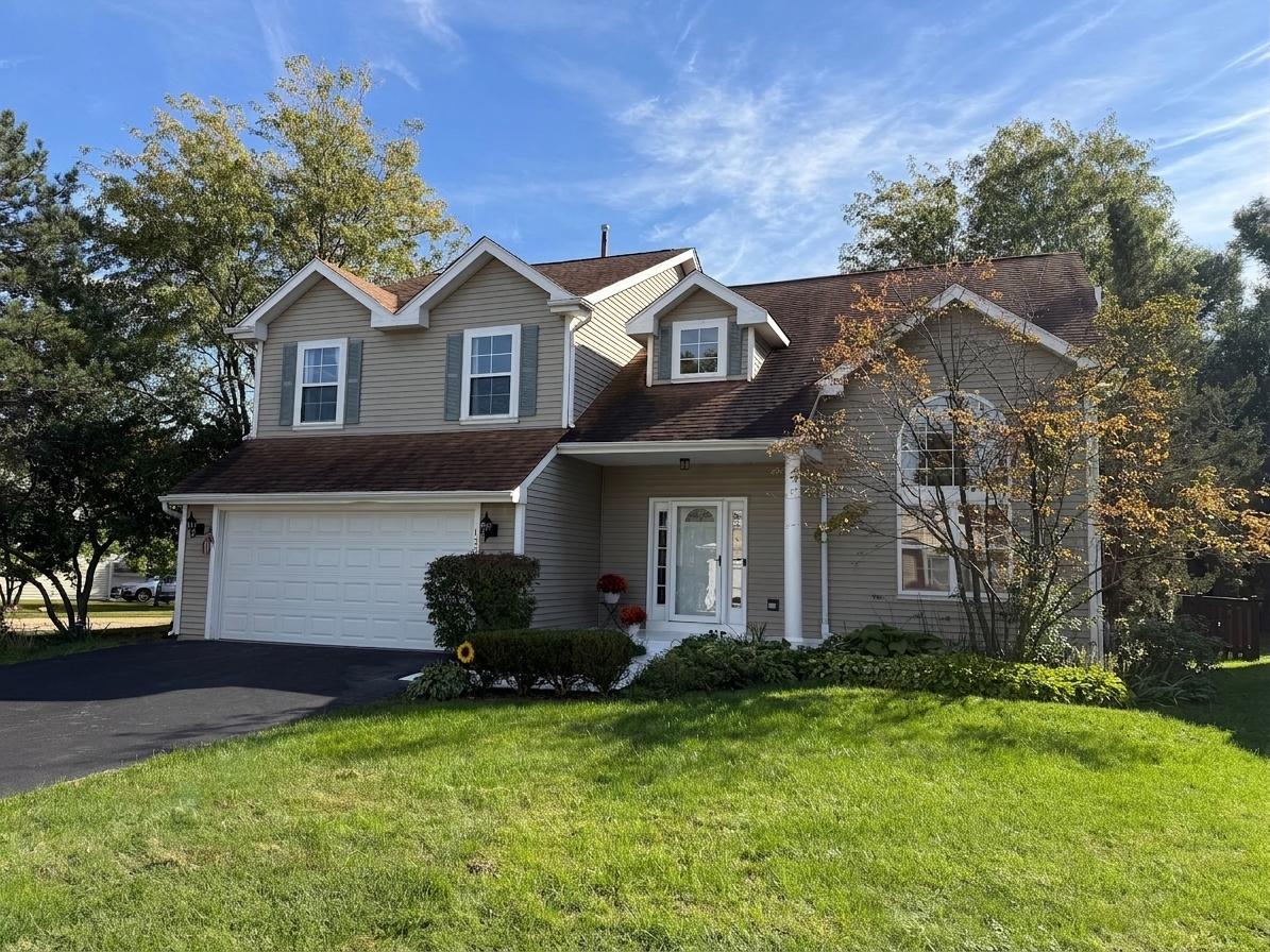 139 N Crooked Lake Ln., Lindenhurst, IL 60046