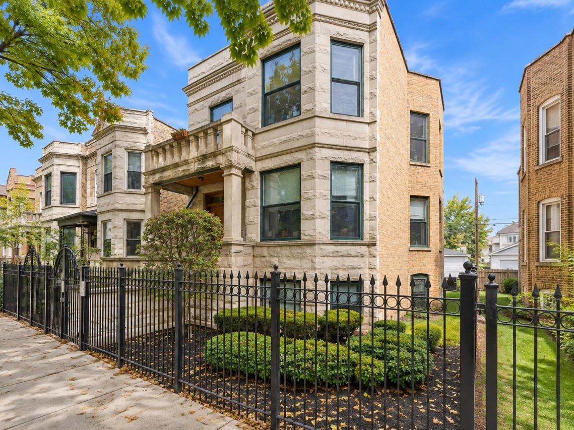 3244 W Potomac Ave., Chicago, IL 60651