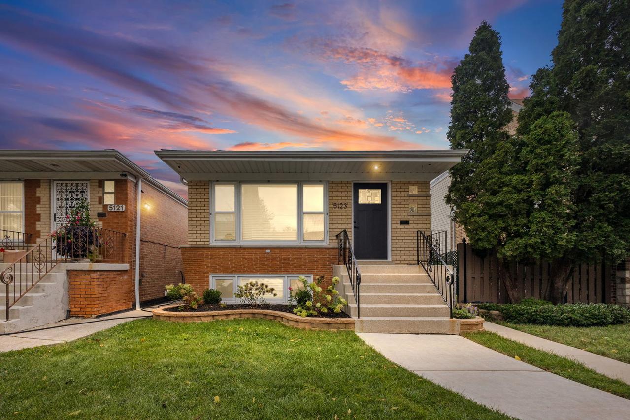 5123 S Lotus Ave., Chicago, IL 60638