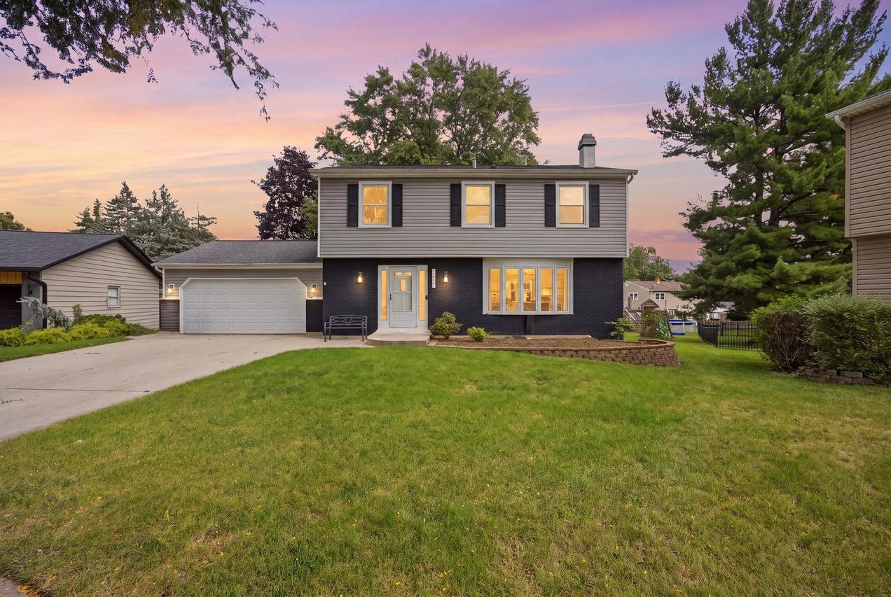 1419 N Madlock Ct., Elgin, IL 60123