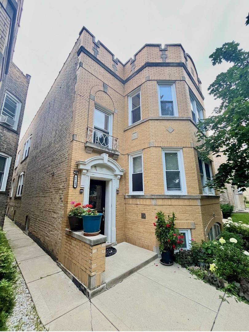 5722 N Richmond St., Chicago, IL 60659