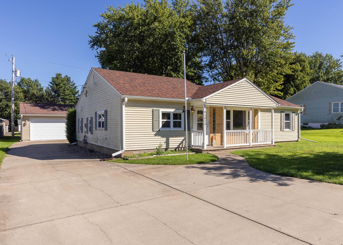 1013 12th St., Silvis, IL 61282