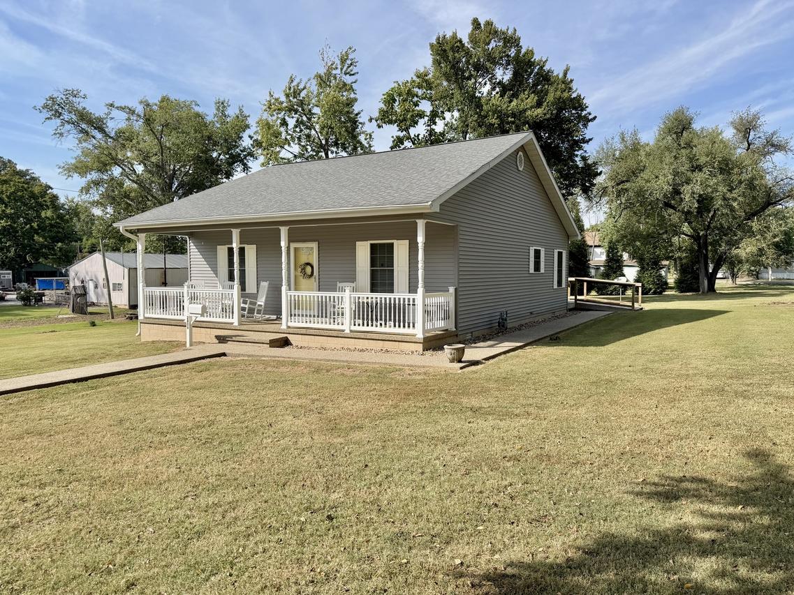 2806 Jones St., Eldorado, IL 62930