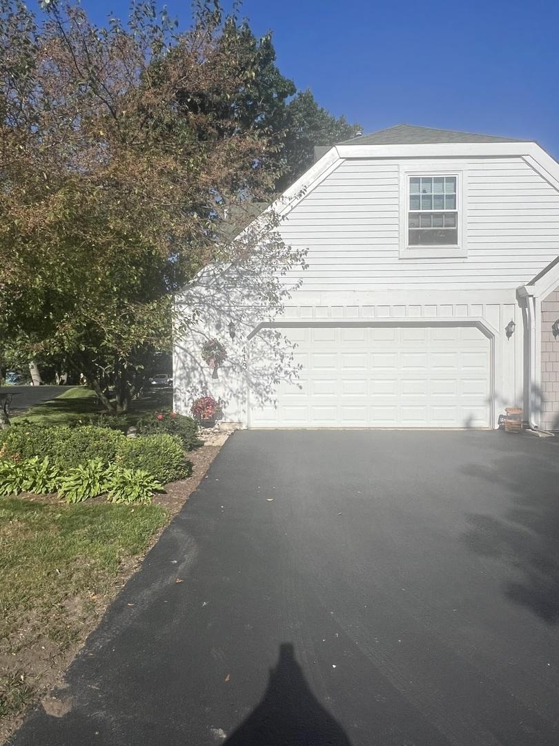 413 Country Lane Ct., Wauconda, IL 60084