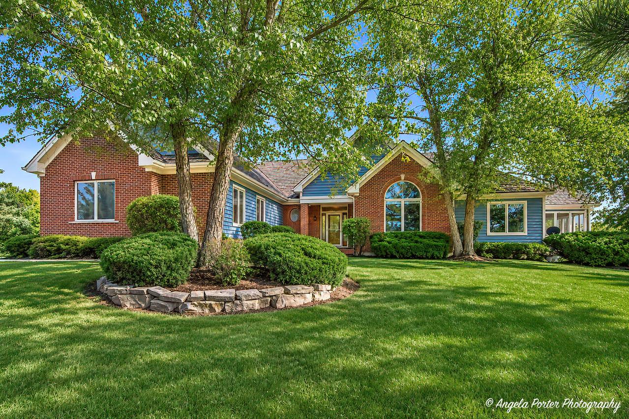 2916 Hanging Fen Ct., Johnsburg, IL 60050