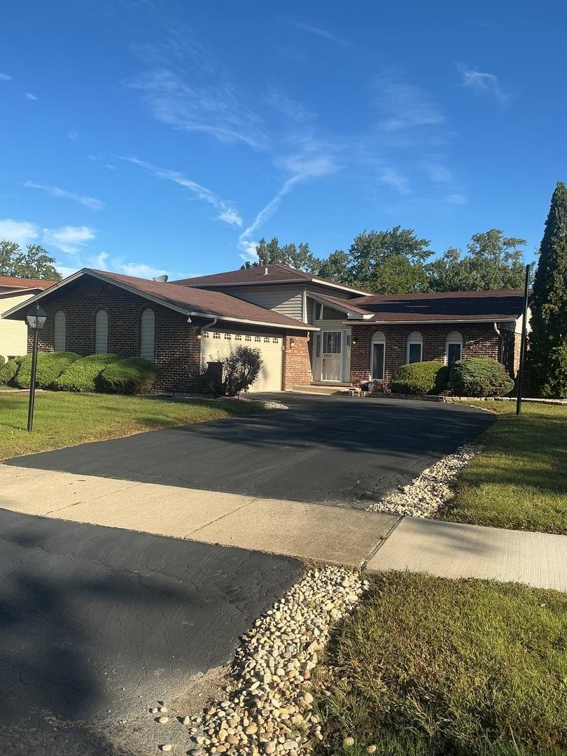 5304 Arquilla Dr., Richton Park, IL 60471