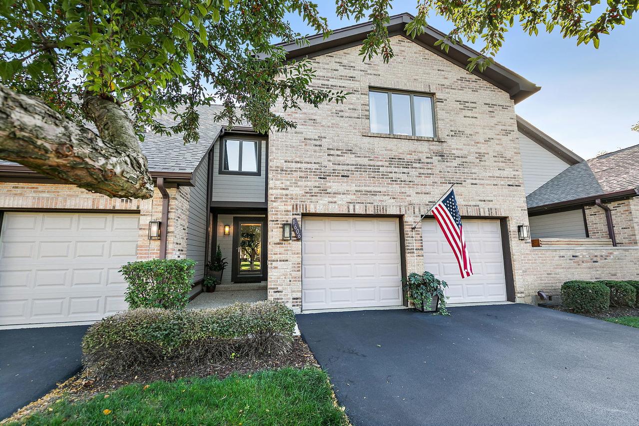 1606 Cypress Ct., Hoffman Estates, IL 60169