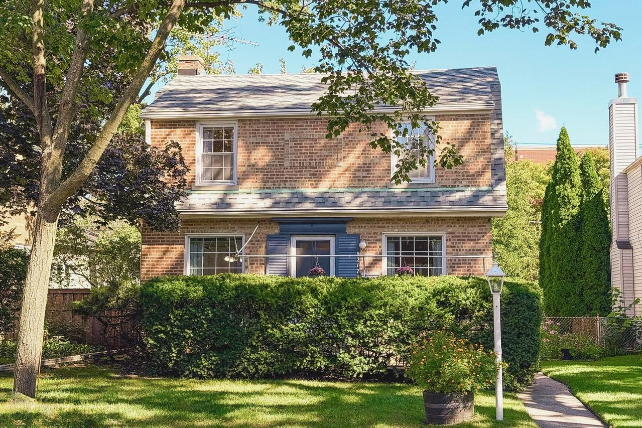 8217 Laramie Ave., Skokie, IL 60077