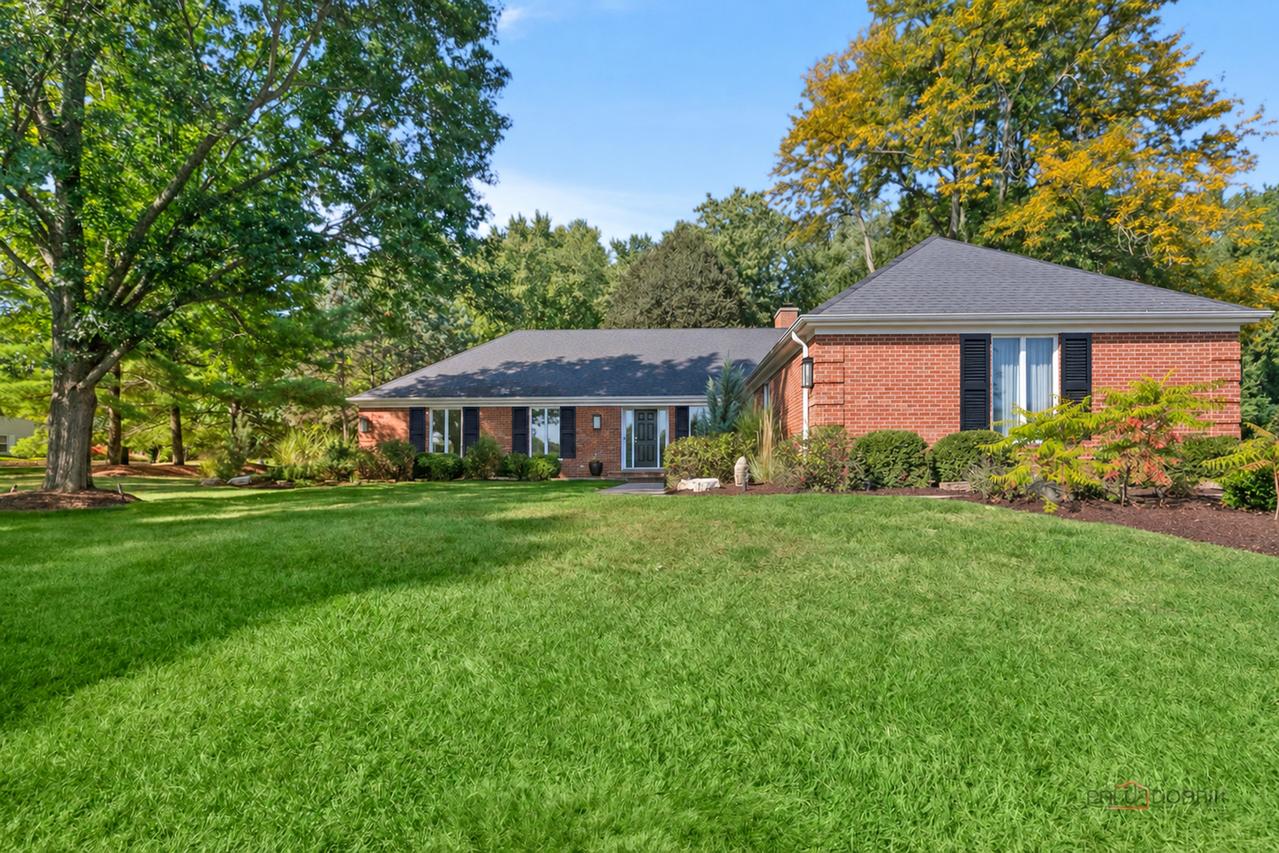 79 Mark Dr., Hawthorn Woods, IL 60047