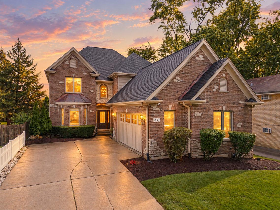 830 N Sleight St., Naperville, IL 60563