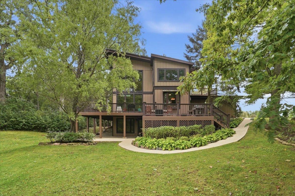 26181 W Laurel Ave., Wauconda, IL 60084