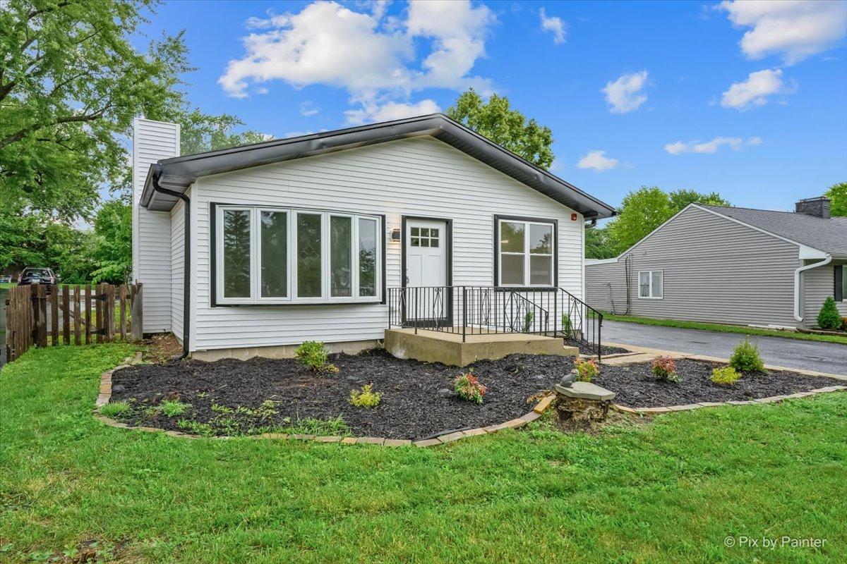 18172 W Twin Lakes Blvd., Grayslake, IL 60030
