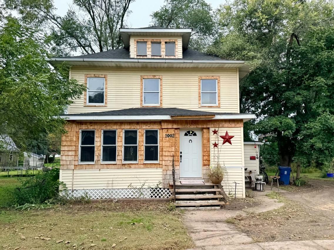 1002 Locust St., Thomson, IL 61285