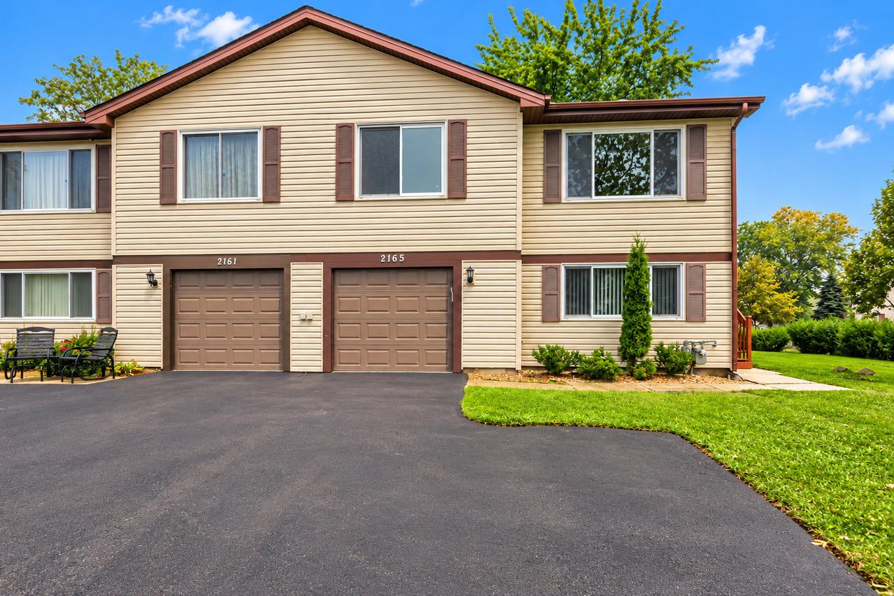 2165 Wildwood Ct., Hanover Park, IL 60133