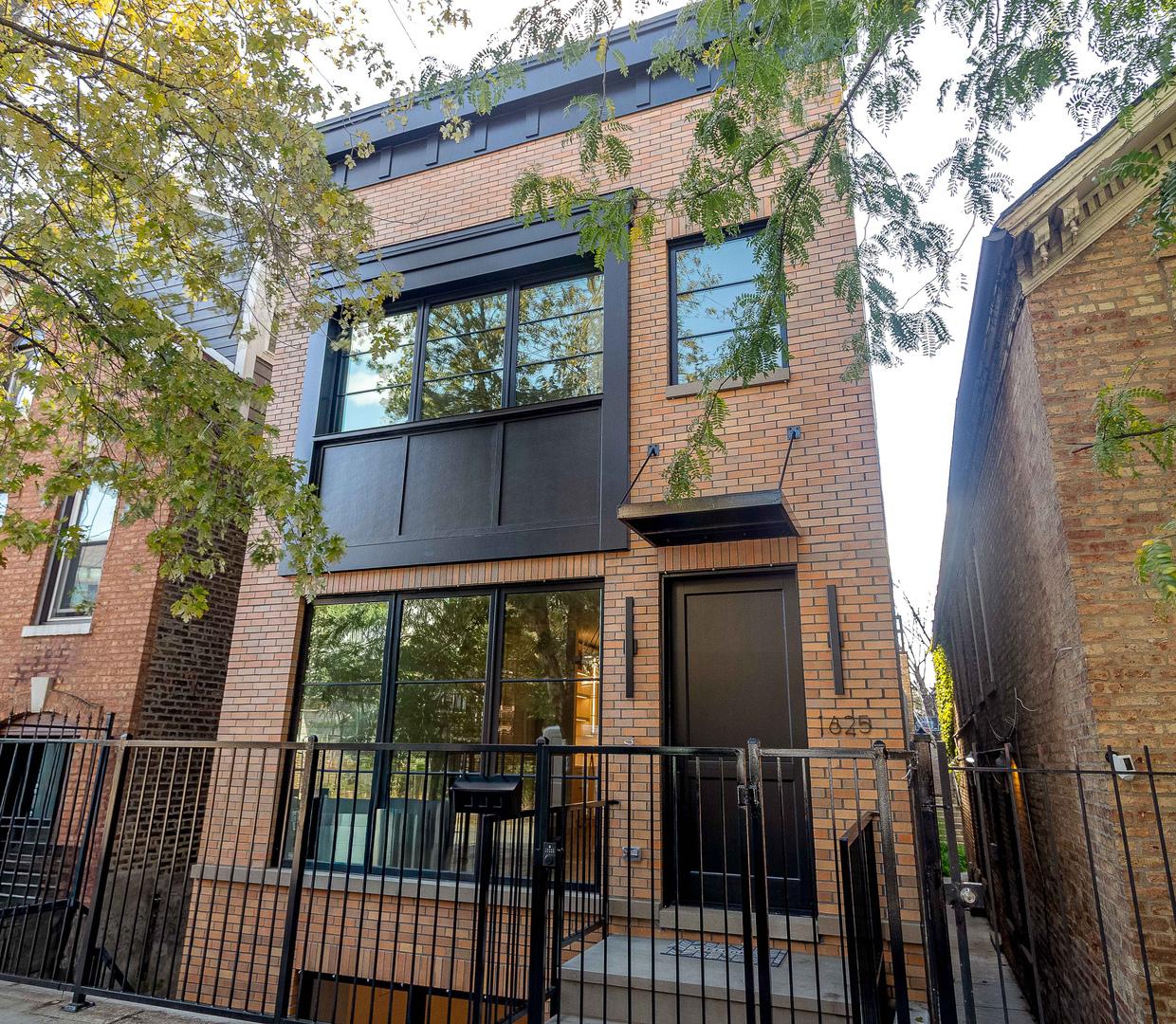 1625 W Julian St., Chicago, IL 60622