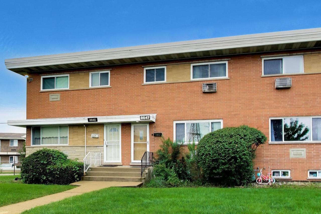 8647 Gregory Ln., Des Plaines, IL 60016
