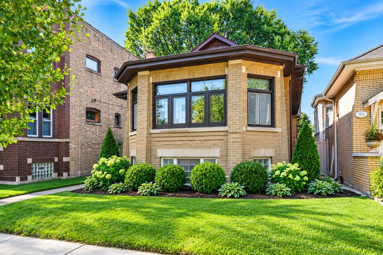 2619 W Farwell Ave., Chicago, IL 60645