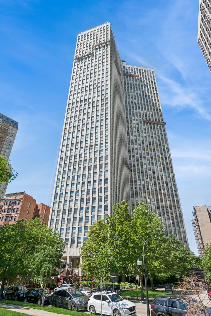 2626 N Lakeview Ave. #302, Chicago, IL 60614