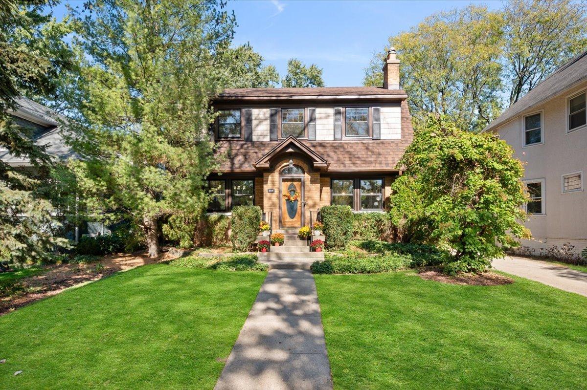 1626 Elmwood Ave., Wilmette, IL 60091