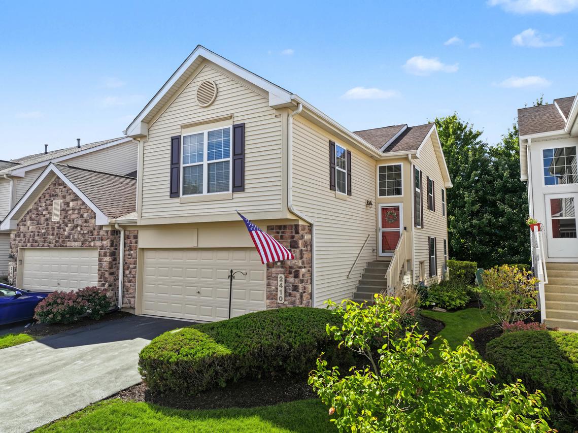 2410 Georgetown Cir., Aurora, IL 60503
