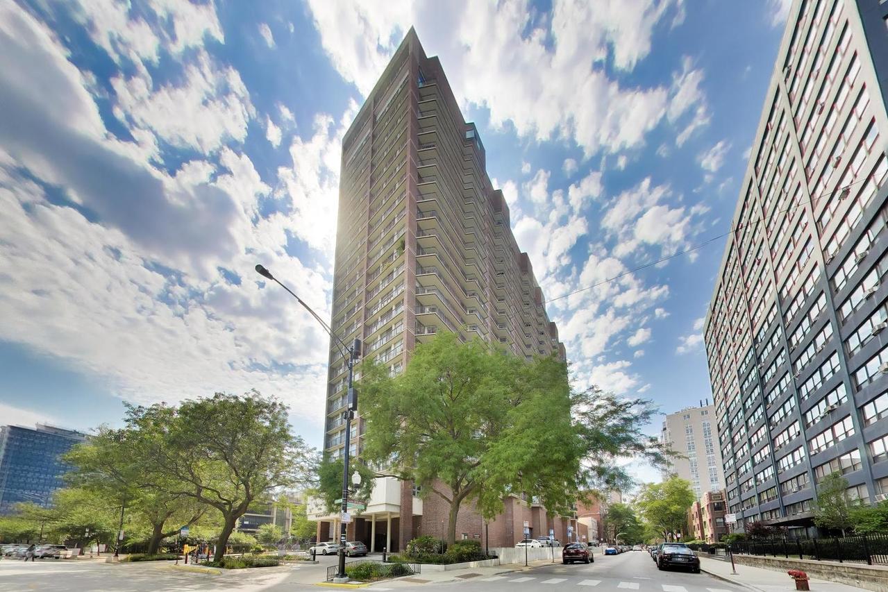 4170 N Marine Dr. #21C, Chicago, IL 60613