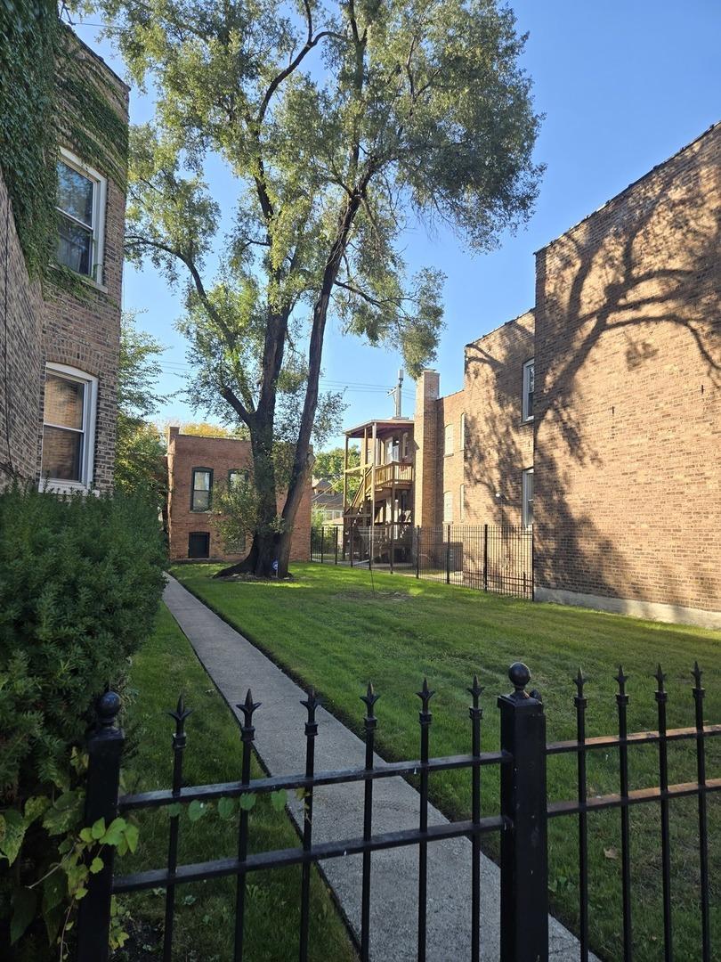 7204 S Rhodes Ave., Chicago, IL 60619