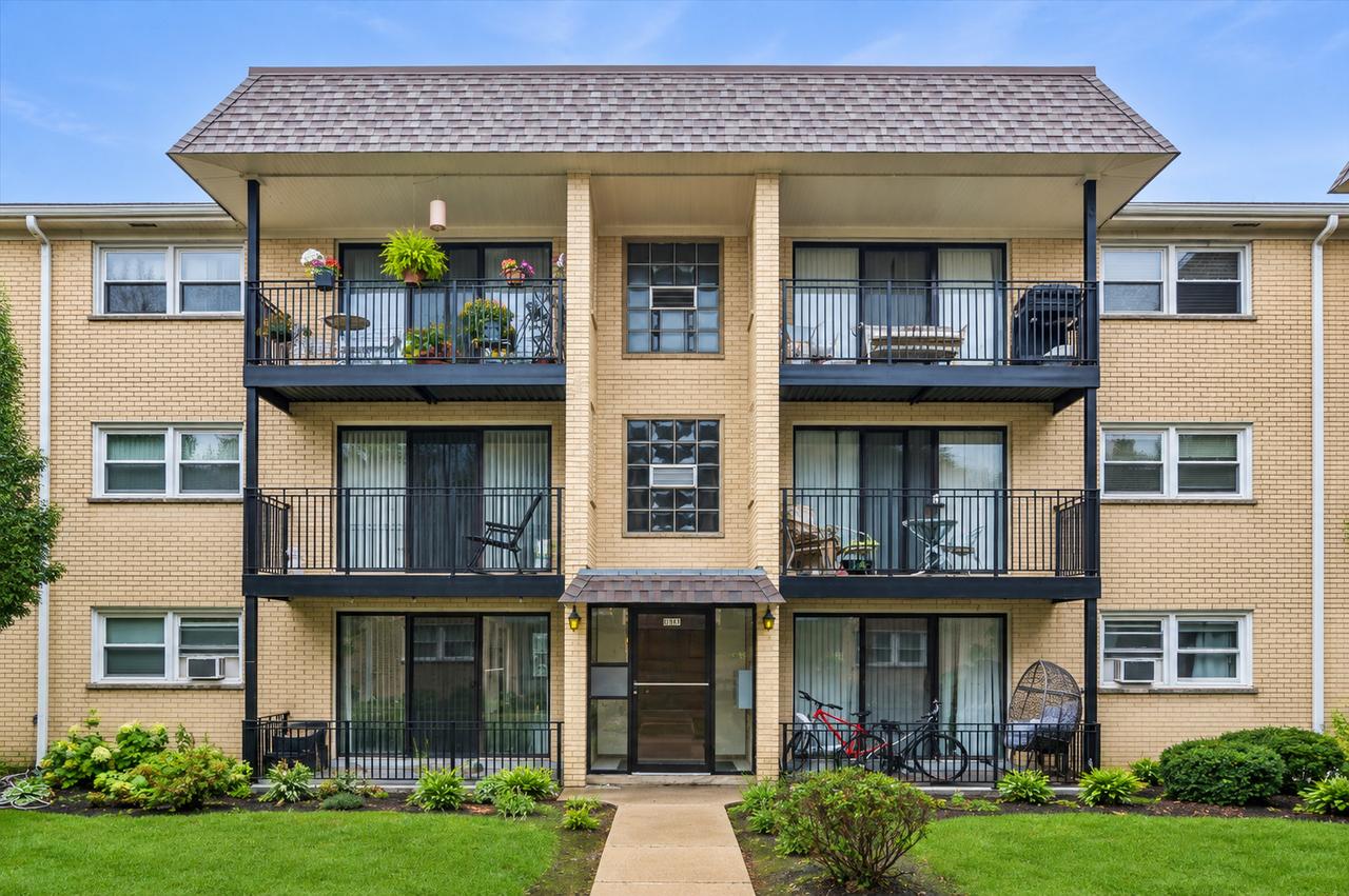 6567 N Harlem Ave. #1W, Chicago, IL 60631