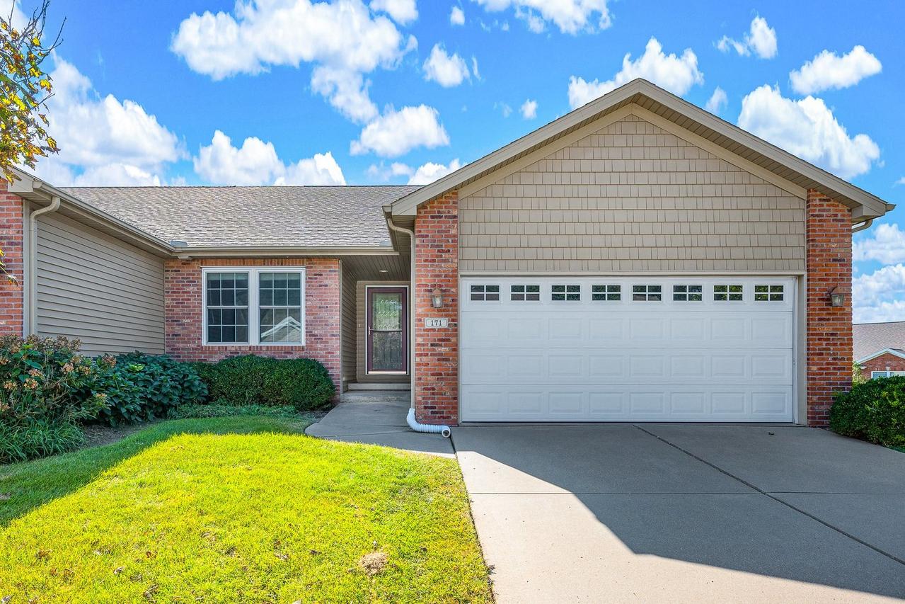171 Cassidy Rd., Normal, IL 61761