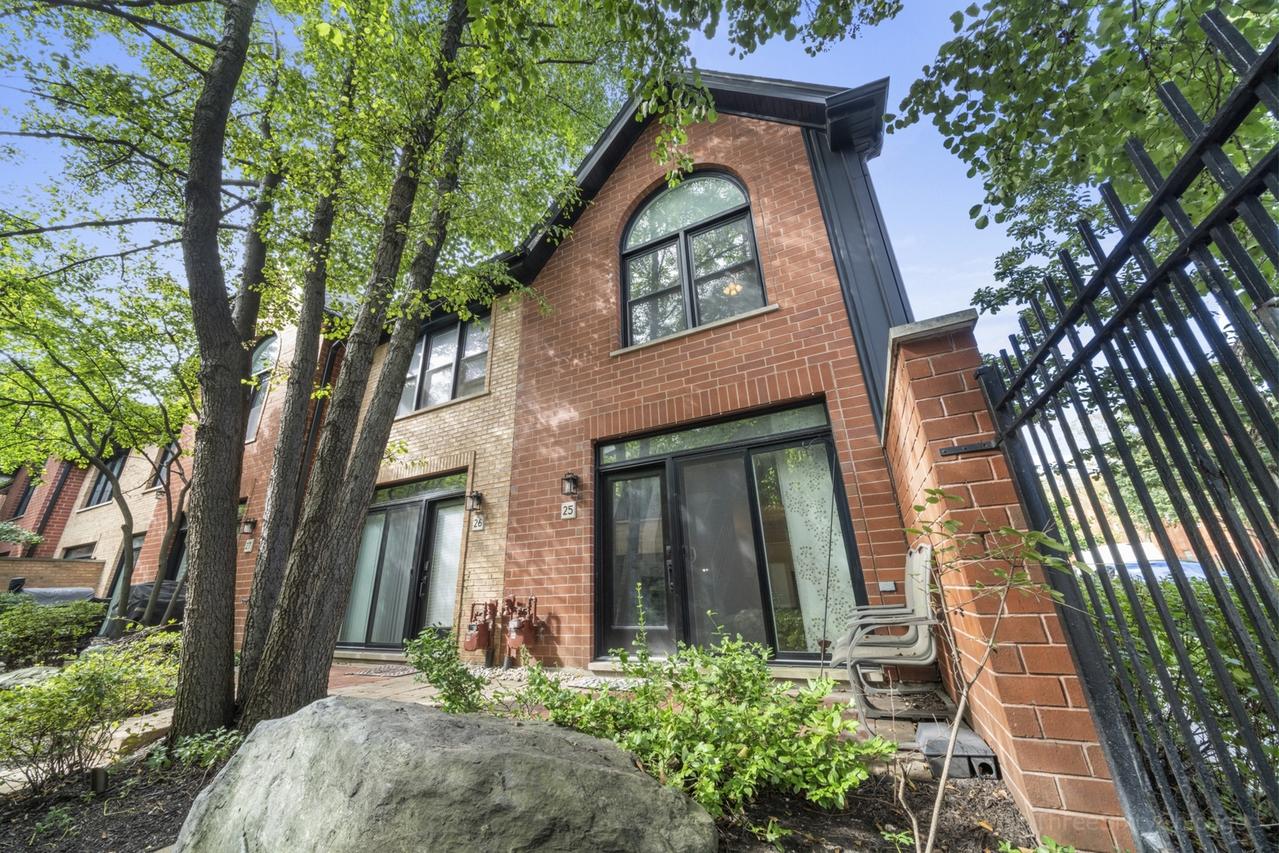 1801 W Diversey Pkwy. #25, Chicago, IL 60614