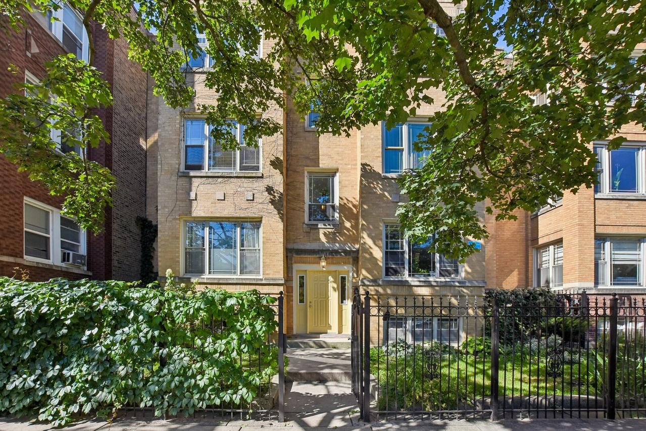 4942 N Spaulding Ave. #3S, Chicago, IL 60625