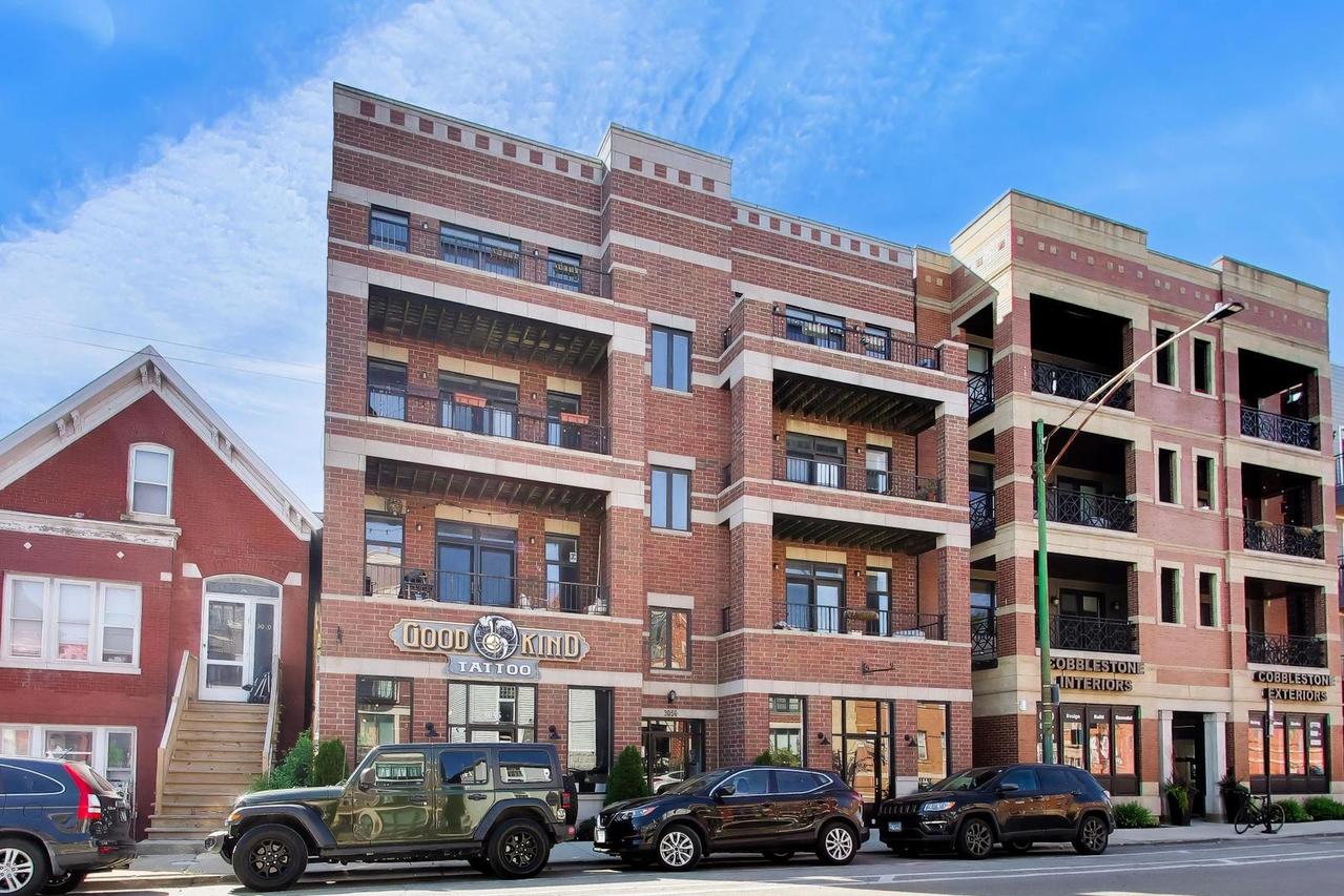 3056 N Clybourn Ave. #3S, Chicago, IL 60618