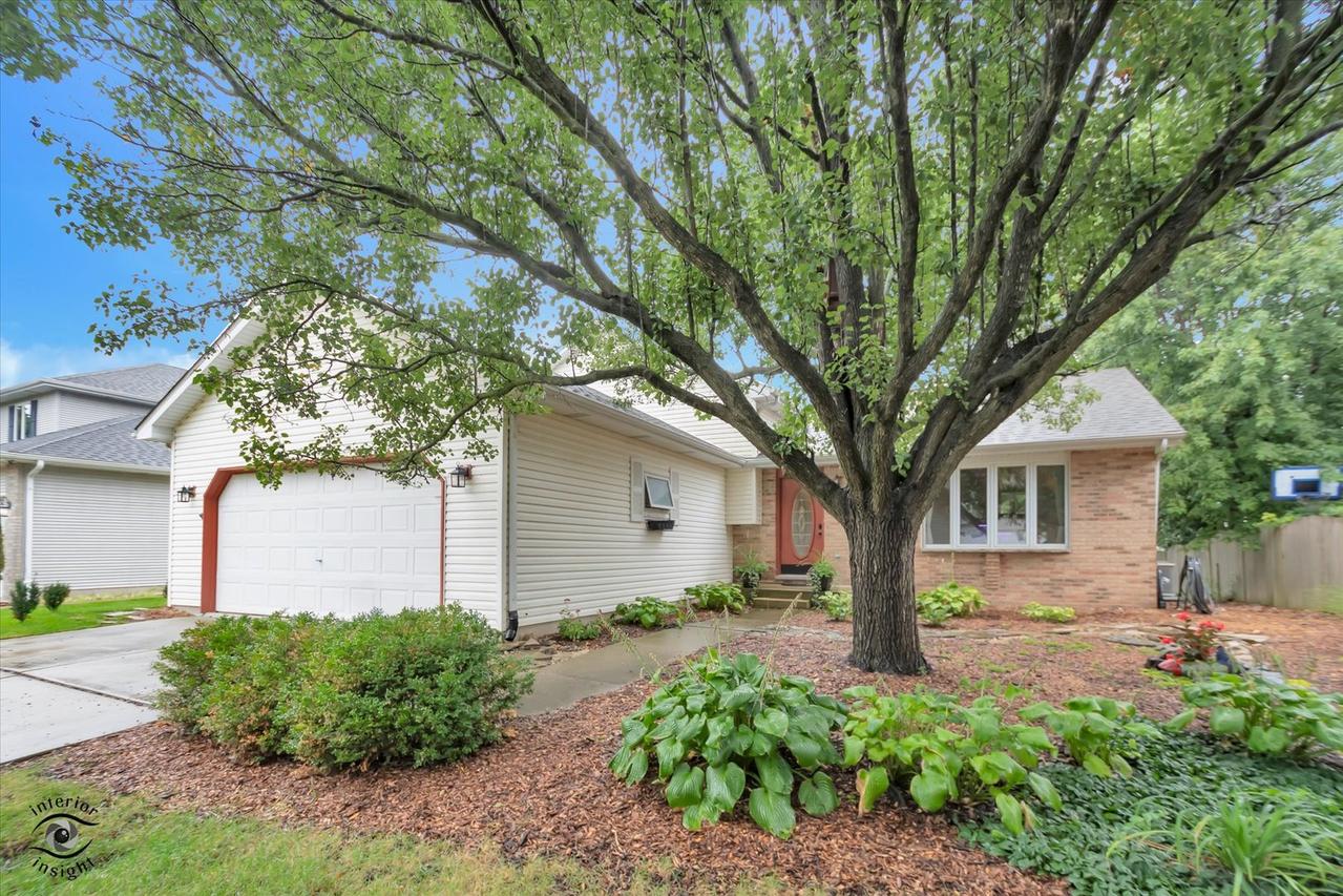 24951 S Blackthorne Rd., Manhattan, IL 60442