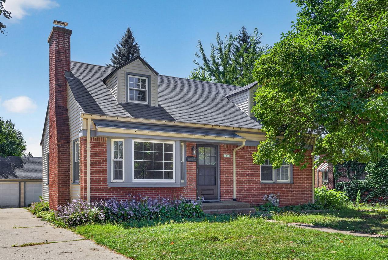3211 Broadway Rd., Rockford, IL 61108