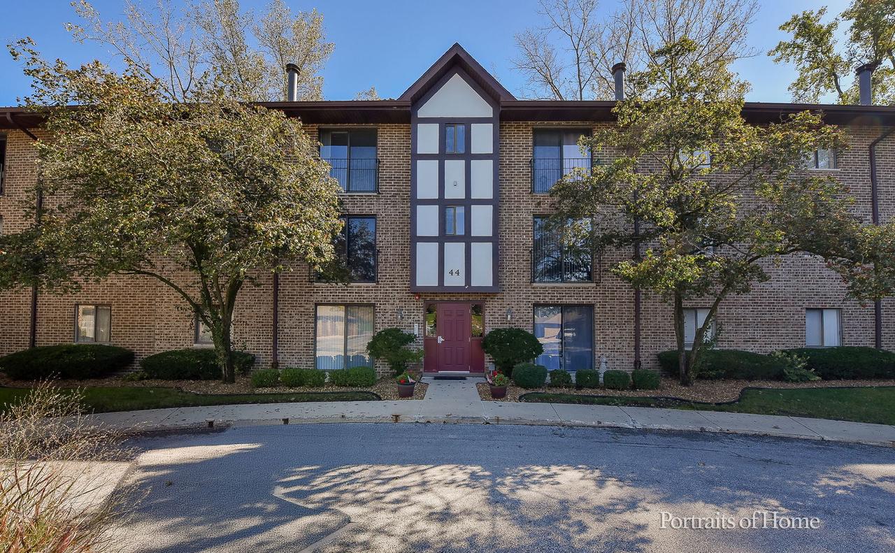 44 Harbor Ct. #304, Naperville, IL 60565